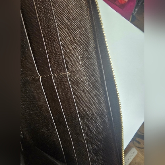 Authentic Celine Macadam zippy wallet. - Picture 7 of 10